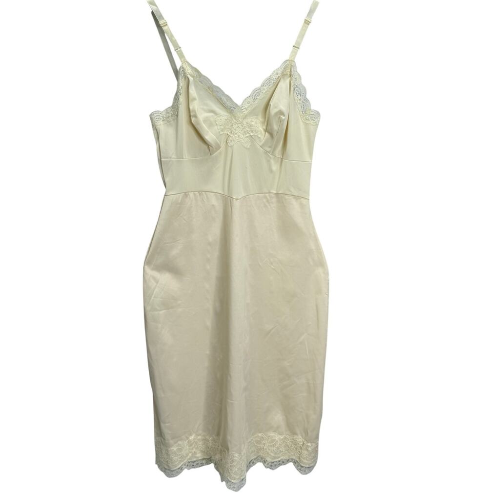 Vintage Shadowline Full Slip Dress Size 32 (S) Beige Lace Detail Nylon Shiny